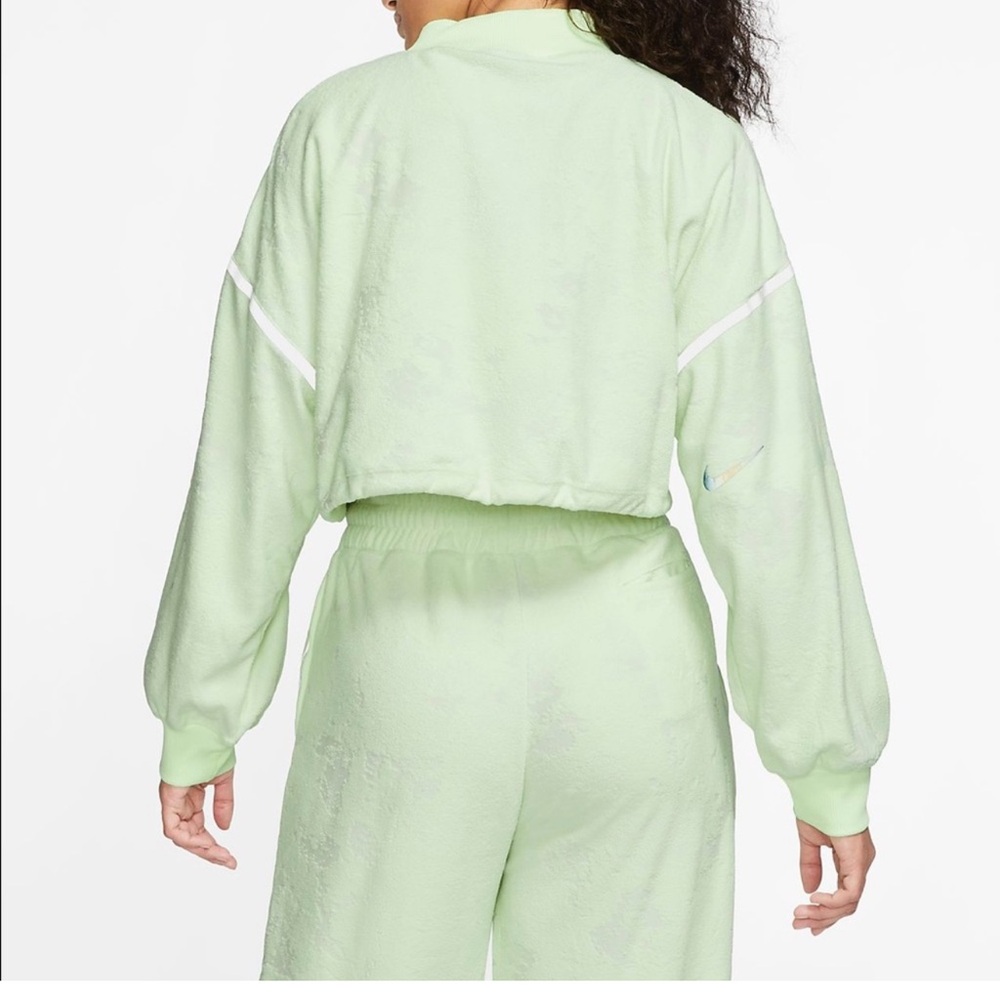 Nike set joggers size small and cropped mock neck sweat shirt size large.